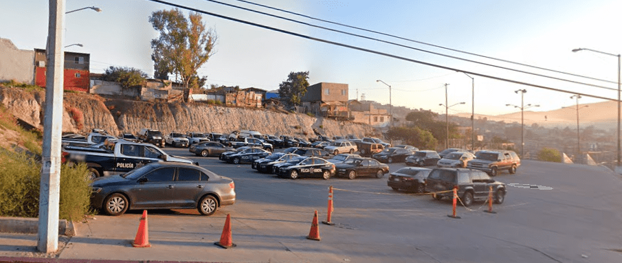 Encuentran explosivo en estacionamiento de delegación Florido en&nbsp;Tijuana