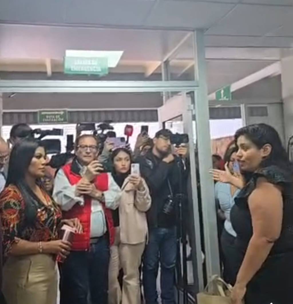 Simulan reclamo para bajar publicidad de Burgueño en apoyo a&nbsp;Blázquez.