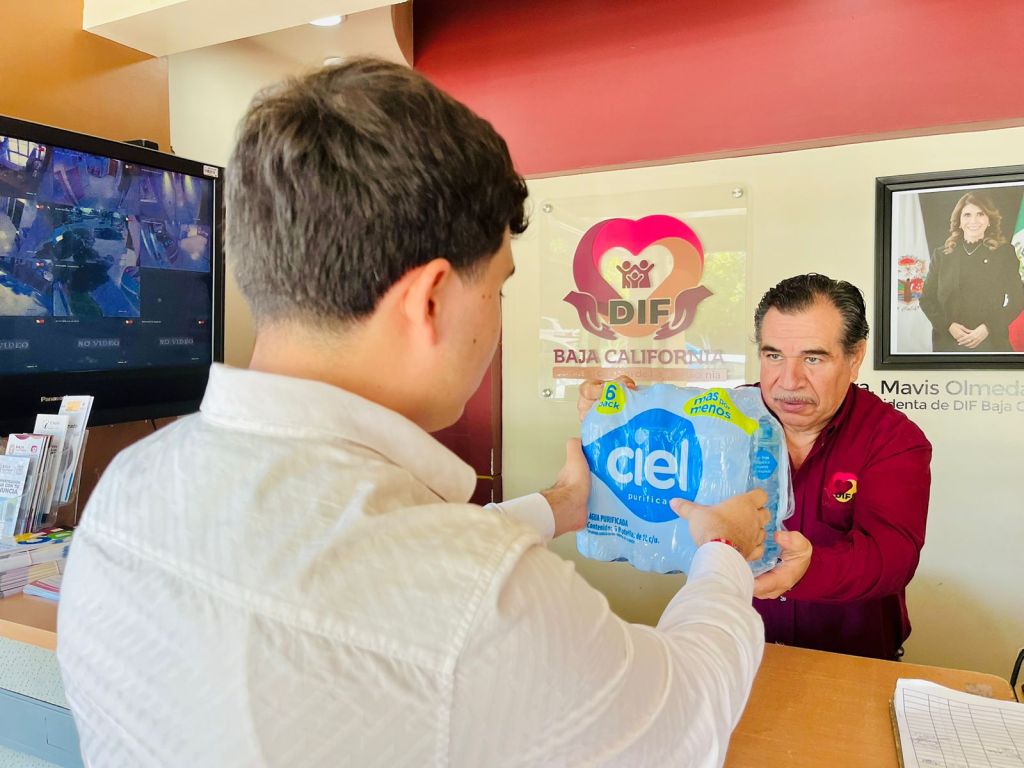 INVITA SISTEMA DIF BC A ESTUDIANTES A DONAR AGUA EMBOTELLADA