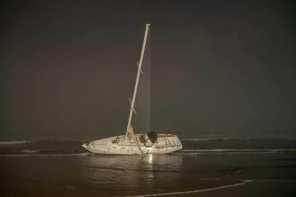 APARECE YATE ABANDONADO JUNTO AL MURO FRONTERIZO DE PLAYAS DE&nbsp;TIJUANA