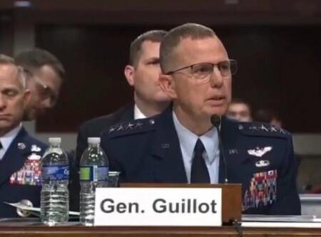 Admite el Pentágono que espía a cárteles en territorio nacional