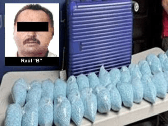 Detienen a pasajero de un autobús con casi 300 mil tabletas de&nbsp;fentanilo