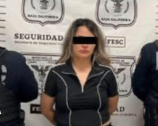 Detienen a mujer armada en Ensenada tras reporte al&nbsp;9-1-1