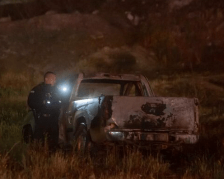 Tres cuerpos calcinados en la caja de  un pick up en Terrazas del&nbsp;Valle.