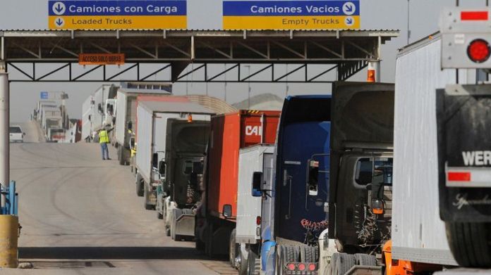 Ganan transportistas hasta 50% menos salario que sus contrapartes en&nbsp;EE.UU.