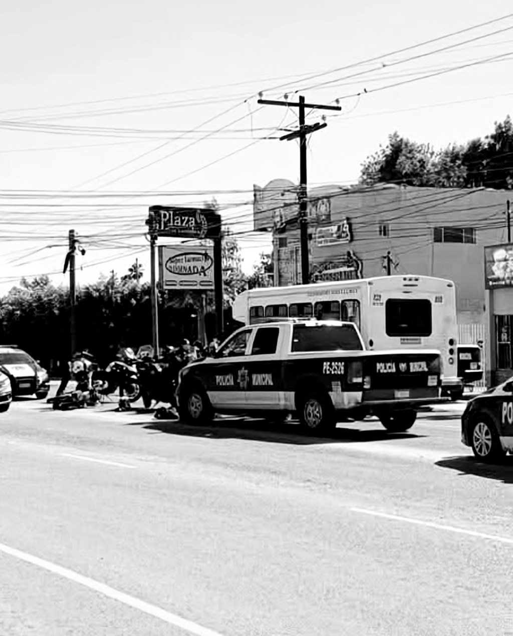 Detienen a una pareja después de una persecución que terminó sobre&nbsp;Reforma.