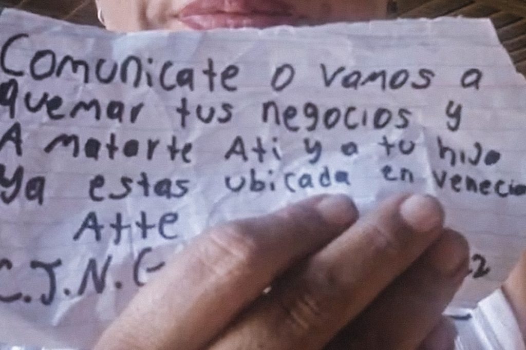Cierre del Bazar de Gaby tras amenazas de presunto cobro de&nbsp;piso